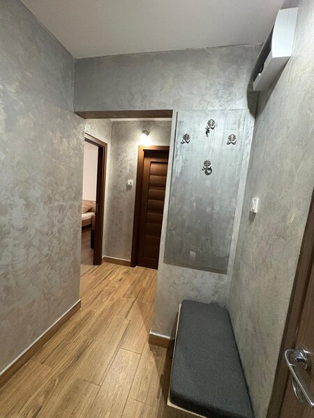 Romancierilor, 2 camere, renovat, mobilat, 1984.