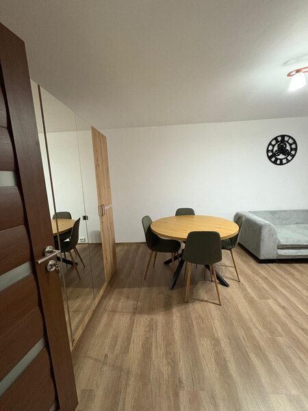 Romancierilor, 2 camere, renovat, mobilat, 1984.