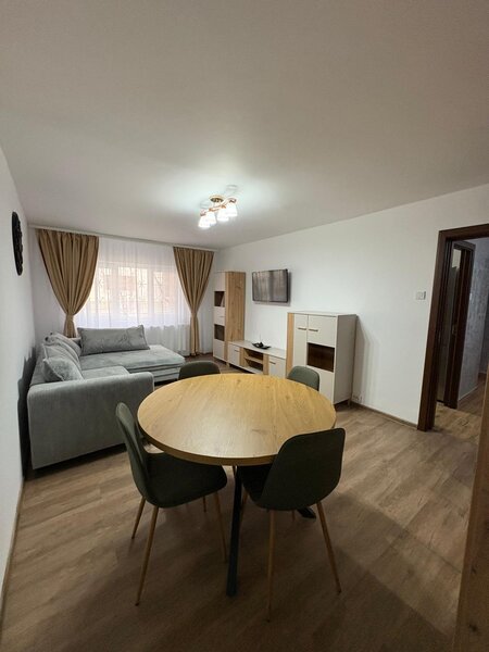 Romancierilor, 2 camere, renovat, mobilat, 1984.
